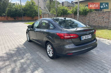 Седан Ford Focus 2015 в 