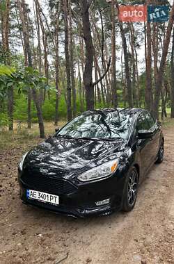 Седан Ford Focus 2015 в 