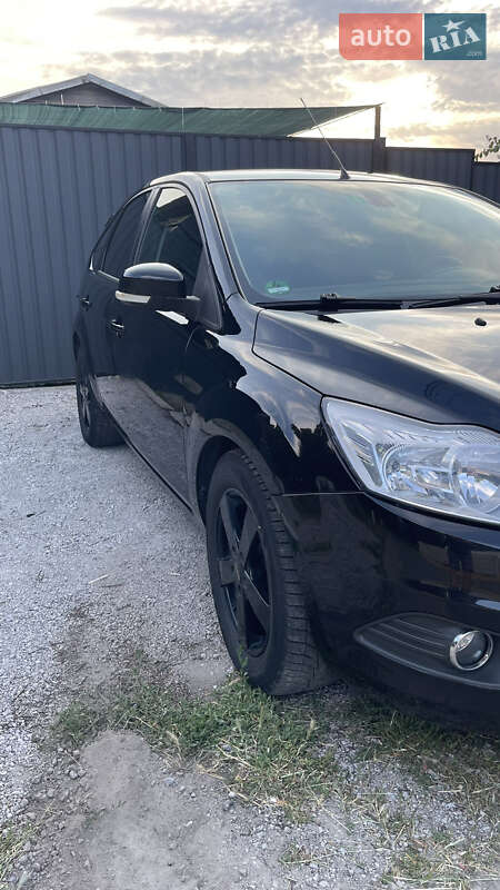 Хэтчбек Ford Focus 2010 в Каменском