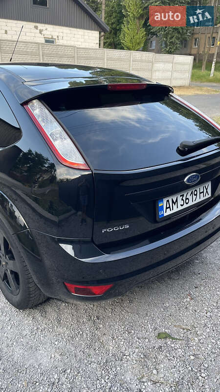 Хэтчбек Ford Focus 2010 в Каменском