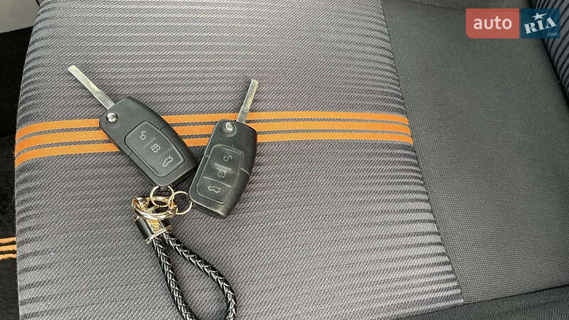 Хэтчбек Ford Focus 2010 в Каменском