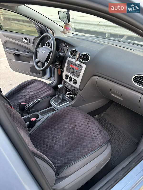 Хэтчбек Ford Focus 2005 в Киеве