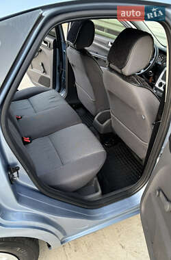 Хэтчбек Ford Focus 2005 в 