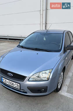 Хэтчбек Ford Focus 2005 в 