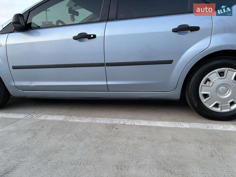 Хэтчбек Ford Focus 2005 в Киеве