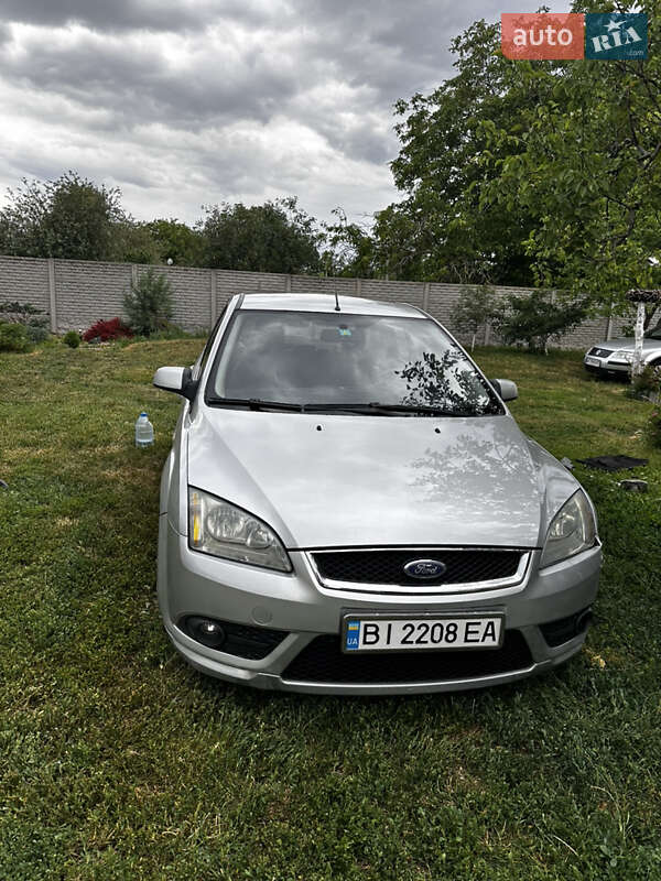 Хэтчбек Ford Focus 2006 в Полтаве