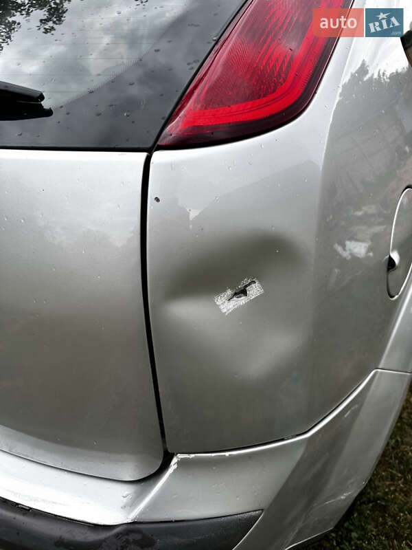 Хэтчбек Ford Focus 2006 в Полтаве
