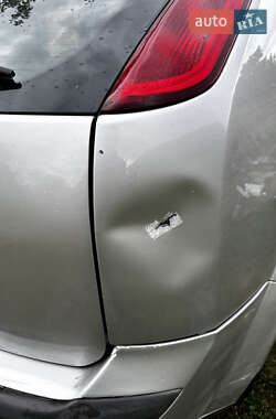 Хэтчбек Ford Focus 2006 в 