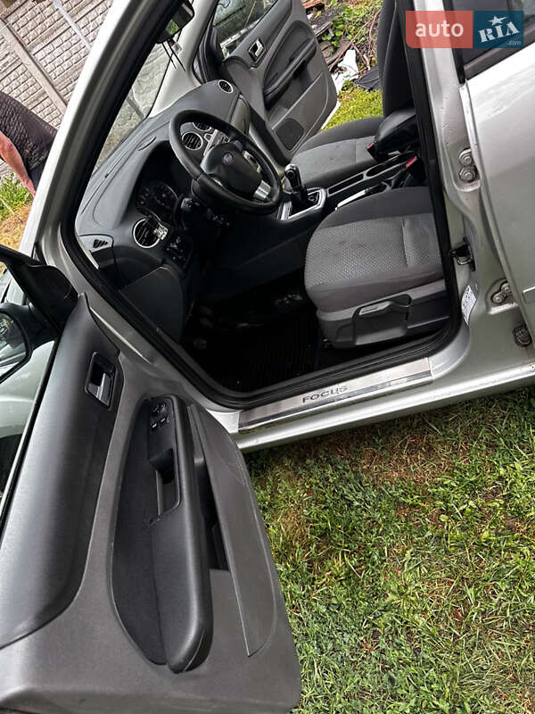 Хэтчбек Ford Focus 2006 в Полтаве