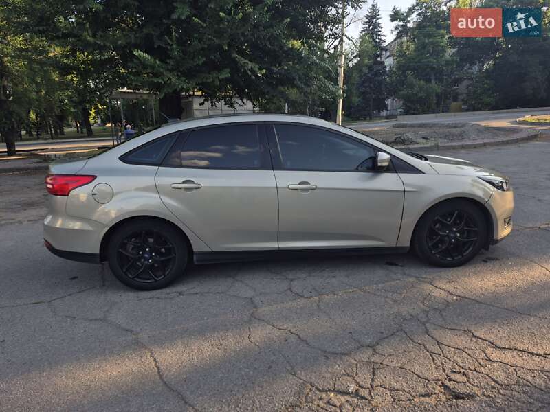 Седан Ford Focus 2016 в Запорожье