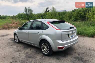 Хэтчбек Ford Focus 2011 в 
