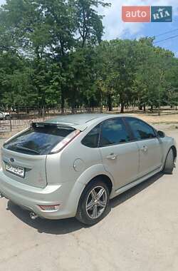 Хэтчбек Ford Focus 2010 в 
