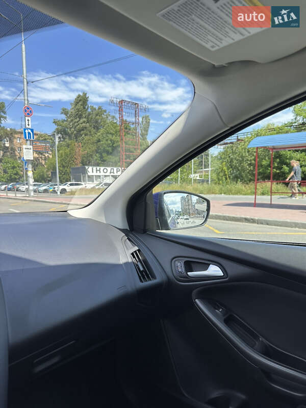 Седан Ford Focus 2015 в Киеве