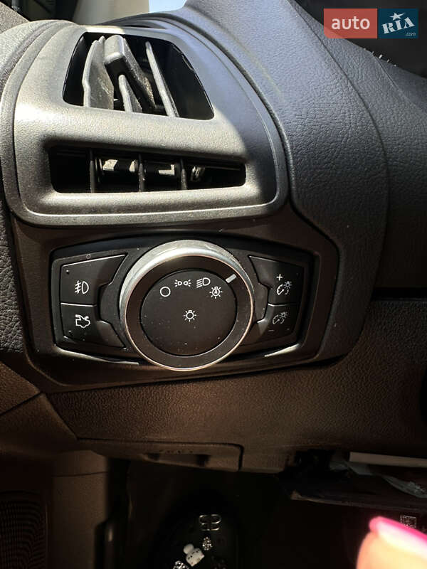 Седан Ford Focus 2015 в Киеве