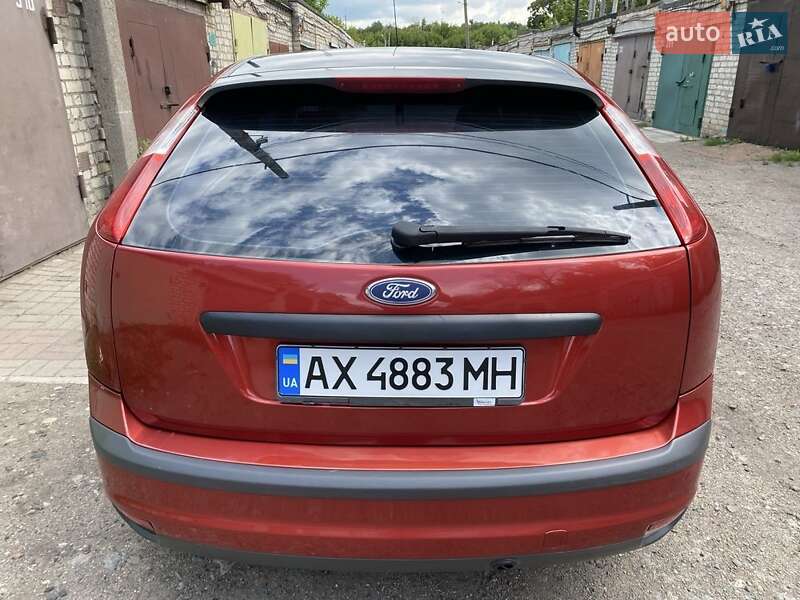 Хэтчбек Ford Focus 2006 в Лозовой