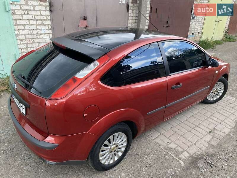 Хэтчбек Ford Focus 2006 в Лозовой
