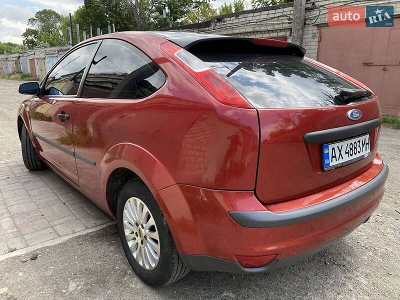 Хэтчбек Ford Focus 2006 в Лозовой