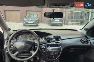 Седан Ford Focus 2002 в 