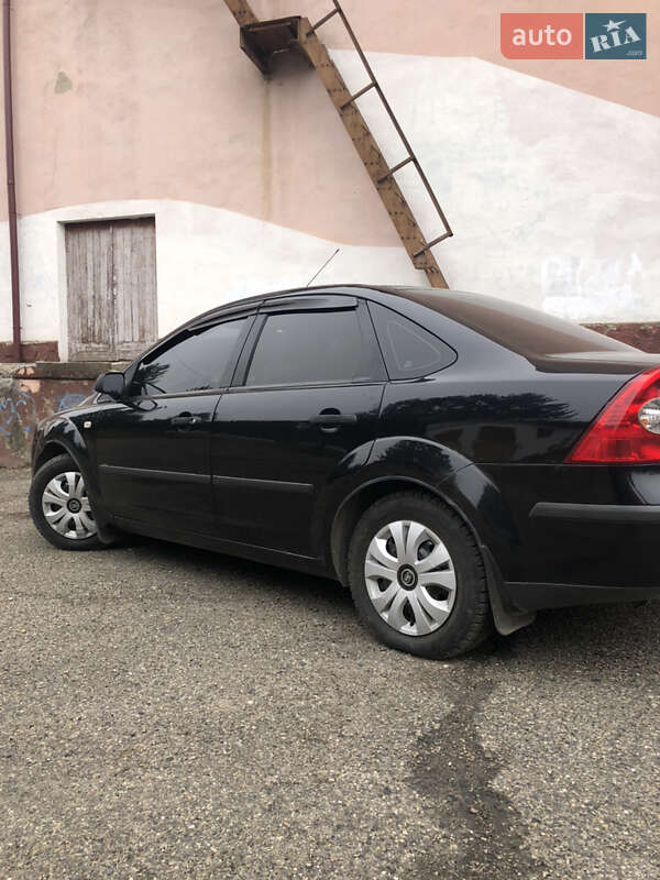 Седан Ford Focus 2006 в Бурштыне