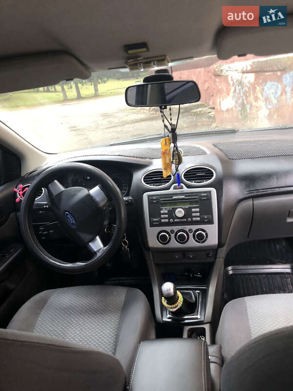 Седан Ford Focus 2006 в Бурштыне