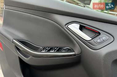 Хэтчбек Ford Focus 2016 в 