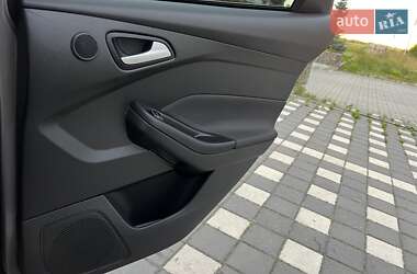 Хэтчбек Ford Focus 2016 в 