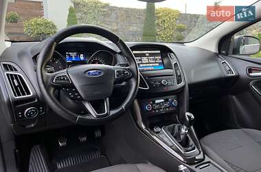 Хэтчбек Ford Focus 2016 в 