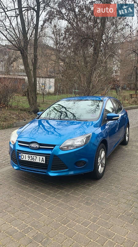 Хэтчбек Ford Focus 2013 в 