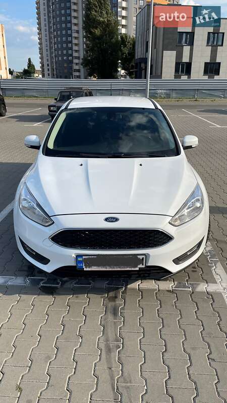 Хэтчбек Ford Focus 2017 в 