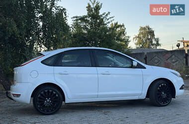 Хэтчбек Ford Focus 2009 в 