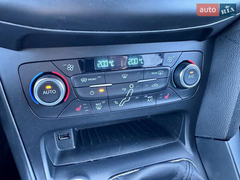 Хэтчбек Ford Focus 2016 в Киеве
