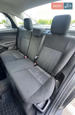 Седан Ford Focus 2015 в 