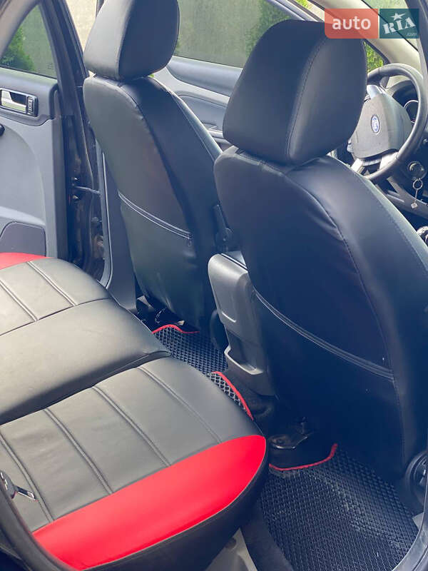 Хетчбек Ford Focus 2010 в Сокалі