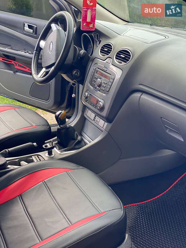 Хетчбек Ford Focus 2010 в Сокалі
