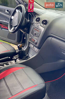 Хетчбек Ford Focus 2010 в 