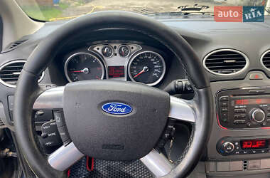 Хетчбек Ford Focus 2010 в 
