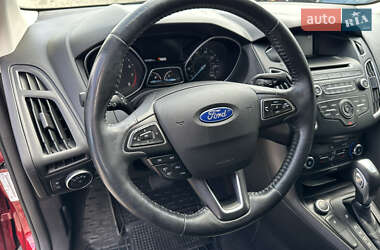 Седан Ford Focus 2015 в 