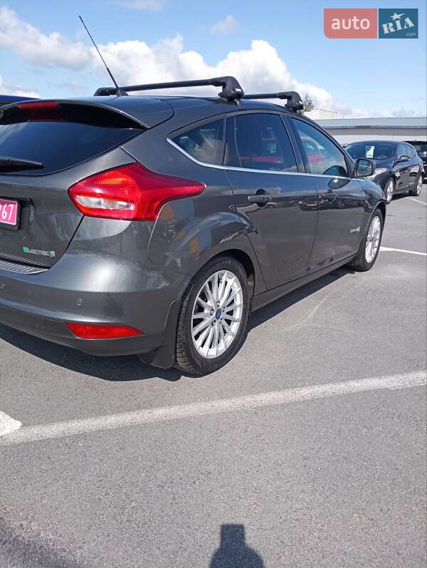 Хэтчбек Ford Focus 2016 в Житомире