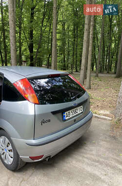 Хэтчбек Ford Focus 2004 в 