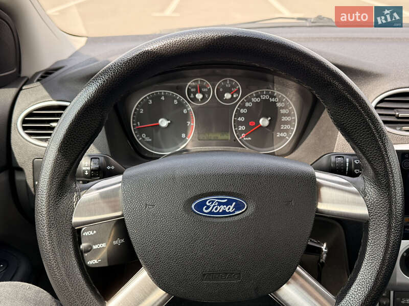 Кабриолет Ford Focus 2007 в Каменец-Подольском фото 18 Кабриолет Ford Focus 2007 в Каменец-Подольском