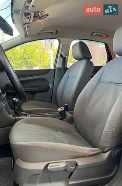 Хэтчбек Ford Focus 2005 в 