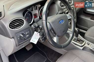 Хэтчбек Ford Focus 2009 в 