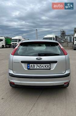 Хэтчбек Ford Focus 2007 в 