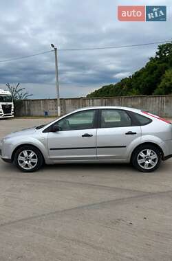 Хэтчбек Ford Focus 2007 в 
