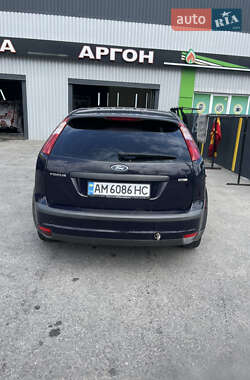 Хэтчбек Ford Focus 2006 в 