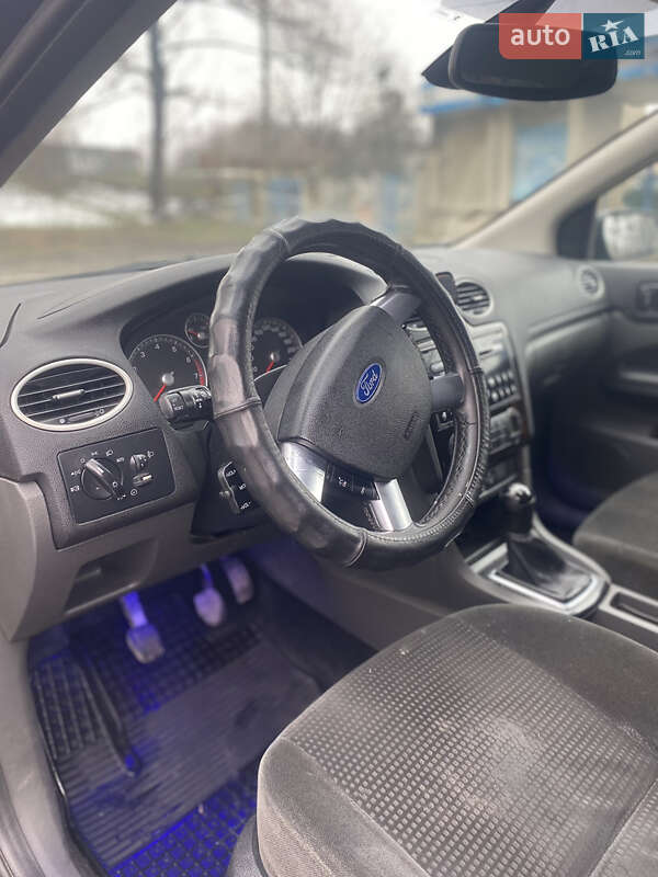 Седан Ford Focus 2006 в Золочеві