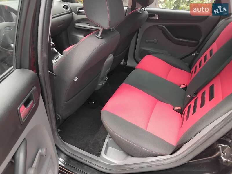 Универсал Ford Focus 2009 в Остроге