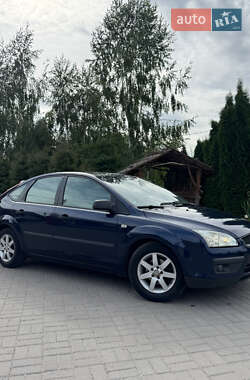 Хэтчбек Ford Focus 2005 в Дубно