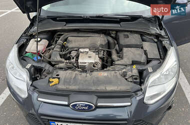 Хэтчбек Ford Focus 2013 в 