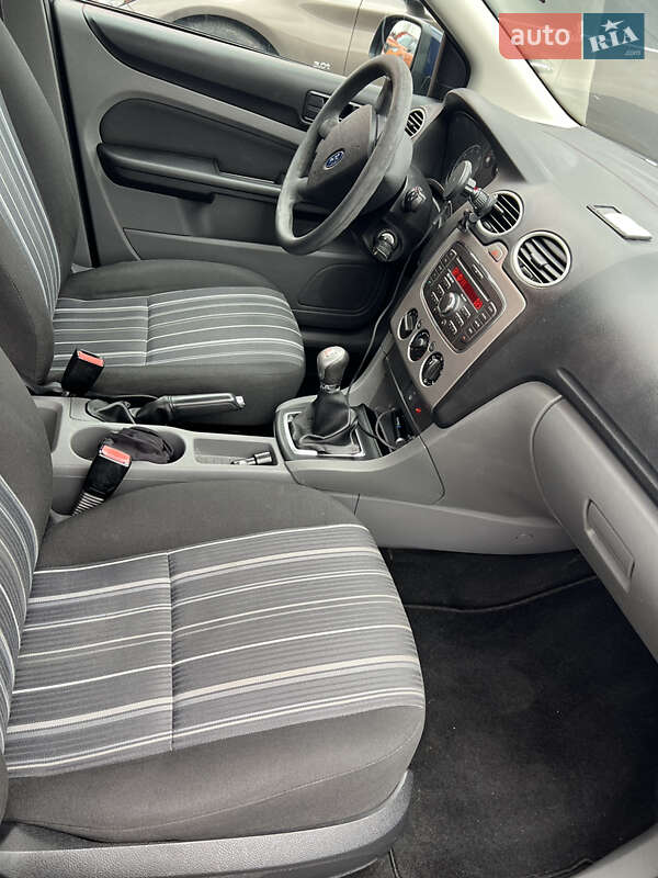 Хэтчбек Ford Focus 2011 в Киеве